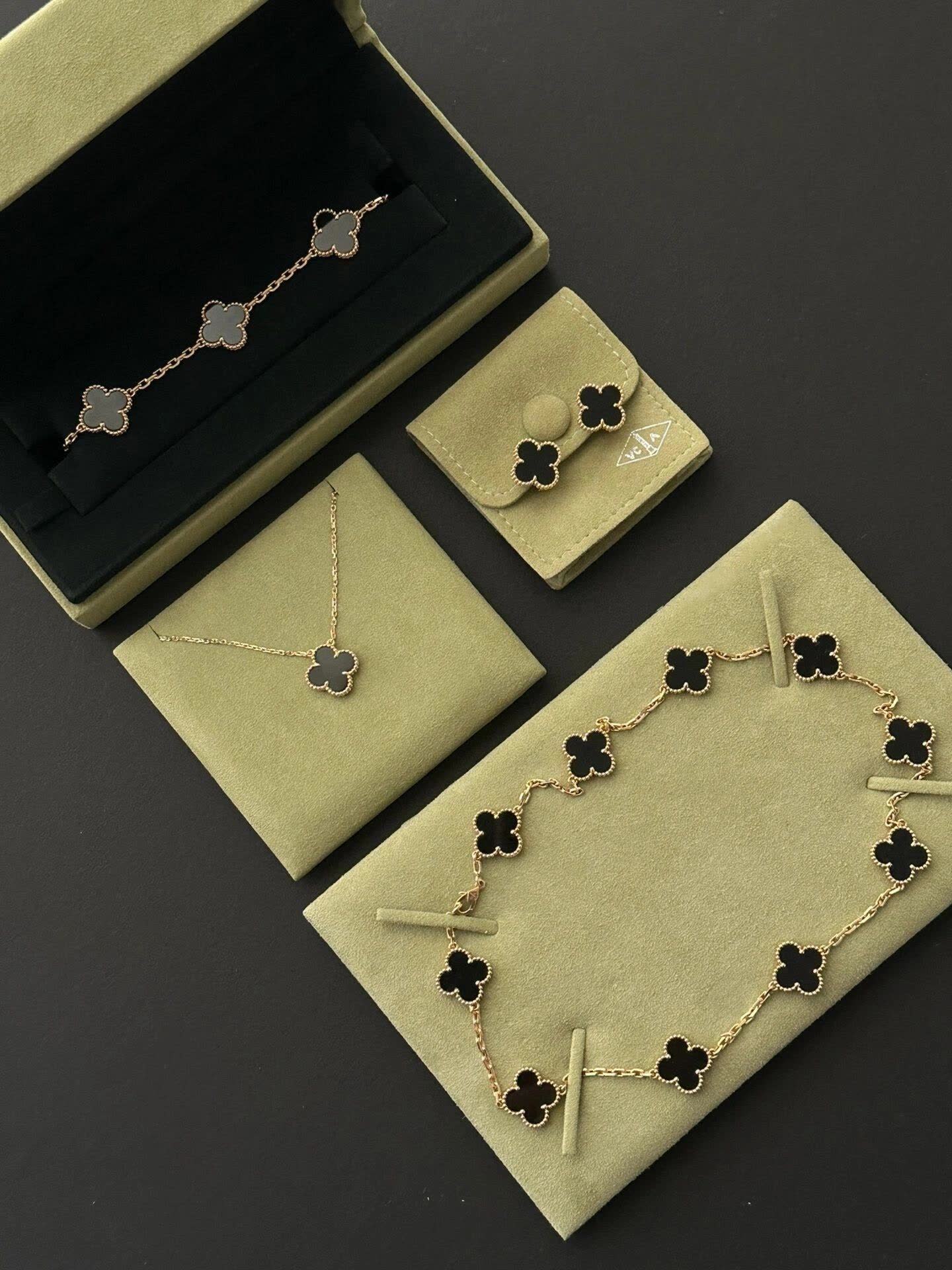 Van Cleef & Arpels Vintage Alhambra Gold and Onyx Necklace